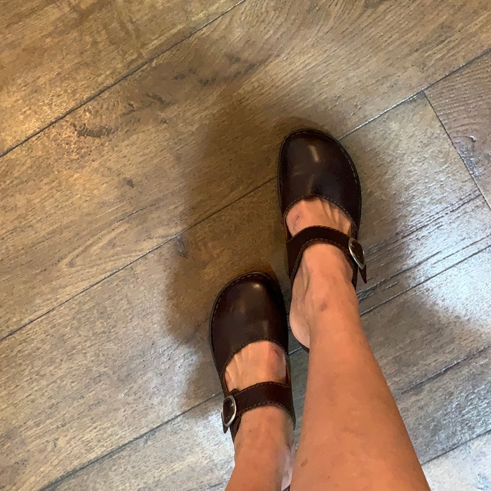 Born size 10 clog New